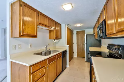 7846 Hackney Cir, Maineville, OH 45039 photo 12