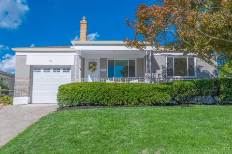 6016 Musketeer Dr, Cincinnati, OH 45248