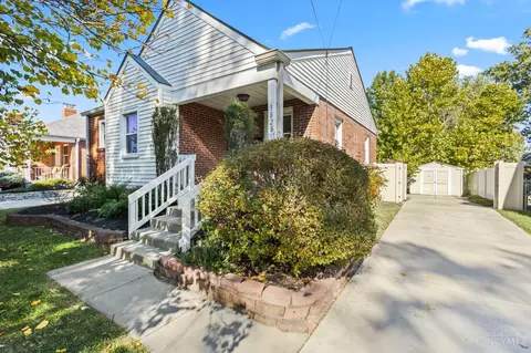 3828 St Johns Ter, Deer Park, OH 45236