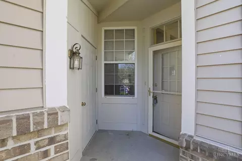 2475 Walnutview Ct, Cincinnati, OH 45230 photo 3