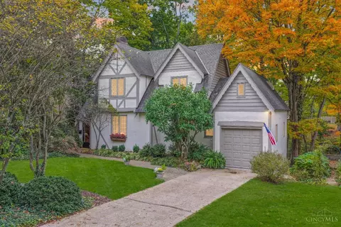 3613 Victoria Ln, Cincinnati, OH 45208