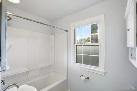 Bath - 6814 Marvin Ave, Cincinnati, OH 45224 photo 3 of 3