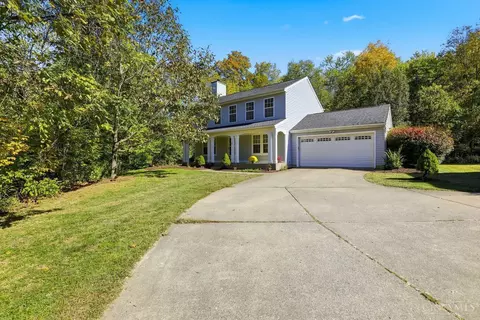 4 Woods Edge Ln, Amelia, OH 45102