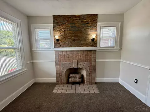 Living - 4263 Eighth St, Cincinnati, OH 45205 photo 8 of 10