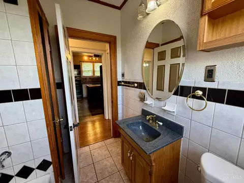 Bath - 4263 Eighth St, Cincinnati, OH 45205 photo 4 of 4