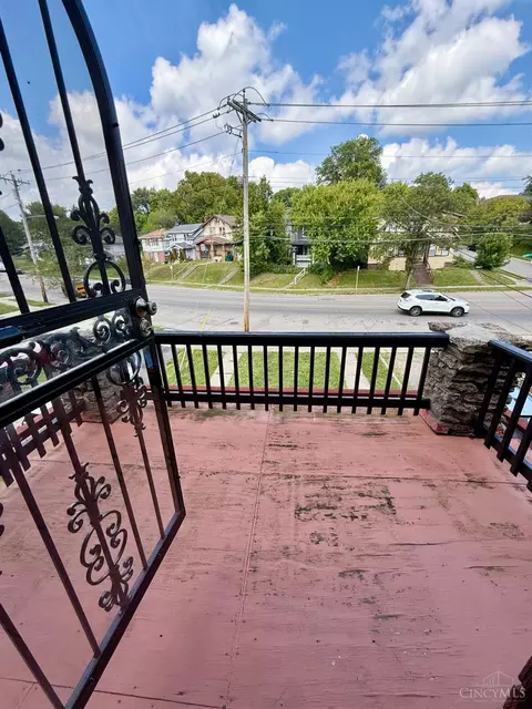 Exterior - 4263 Eighth St, Cincinnati, OH 45205 photo 3 of 4