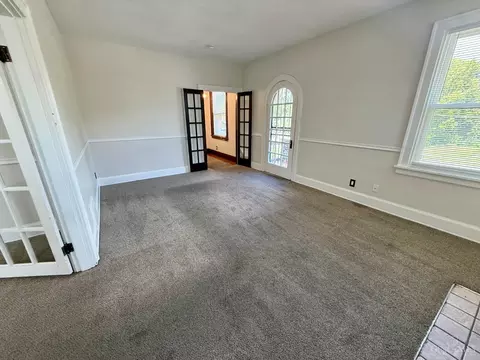 Living - 4263 Eighth St, Cincinnati, OH 45205 photo 9 of 10