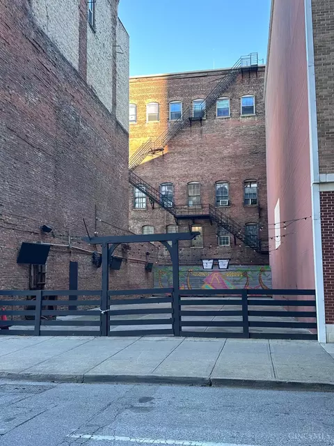 118 Sixth St, Cincinnati, OH 45202