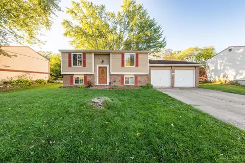 1369 Firethorne Dr, Mason, OH 45040