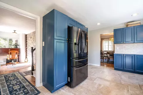 Kitchen - 1955 Hunt Rd, Reading, OH 45215 photo 4 of 5