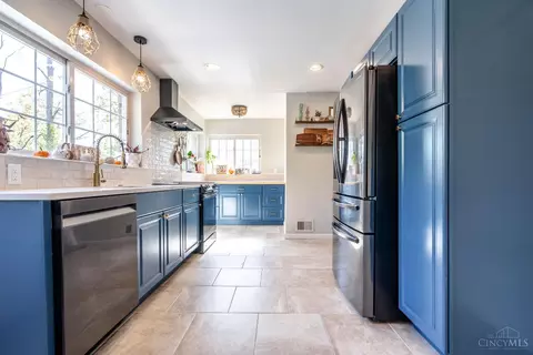Kitchen - 1955 Hunt Rd, Reading, OH 45215 photo 1 of 5