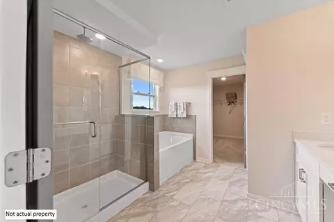 Bath - 3080 Canvasback Ct, Franklin, OH 45005 photo 2 of 2
