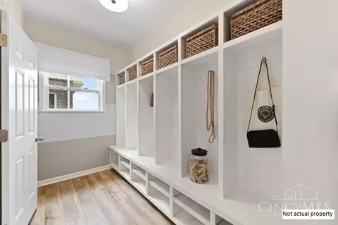 Entry Way - 3080 Canvasback Ct, Franklin, OH 45005 photo 2 of 4
