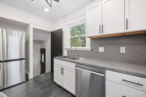 Kitchen - 3355 Cavanaugh Ave, Cincinnati, OH 45211 photo 3 of 4