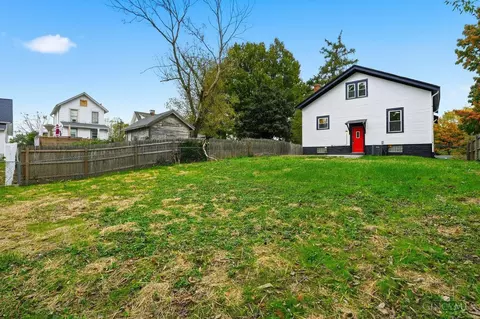 Exterior - 3355 Cavanaugh Ave, Cincinnati, OH 45211 photo 7 of 9