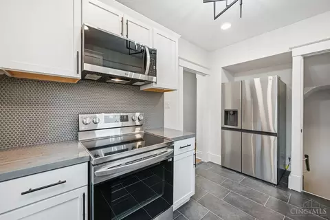 Kitchen - 3355 Cavanaugh Ave, Cincinnati, OH 45211 photo 4 of 4
