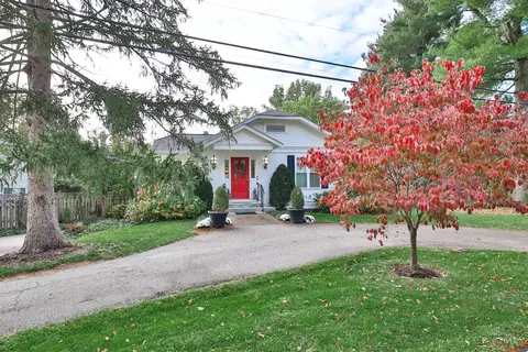 8815 Old Indian Hill Rd, Cincinnati, OH 45243