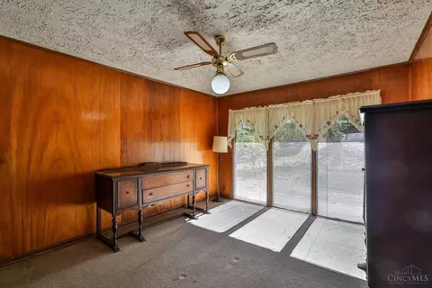 Bedroom - 182 Mayview Forest Dr, Woodlawn, OH 45215 photo 1 of 7