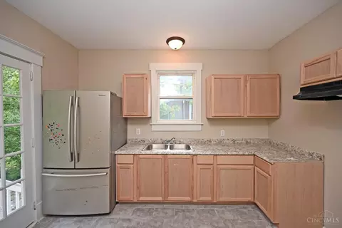 Kitchen - 2504 Forthmann Pl, Cincinnati, OH 45211 photo 2 of 6