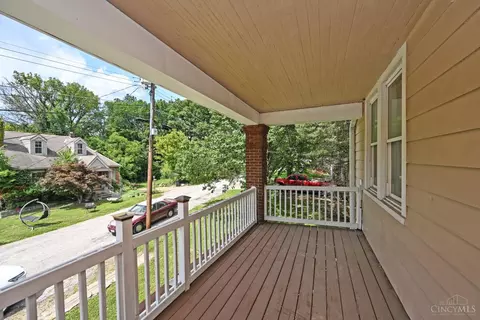 Exterior - 2504 Forthmann Pl, Cincinnati, OH 45211 photo 3 of 8