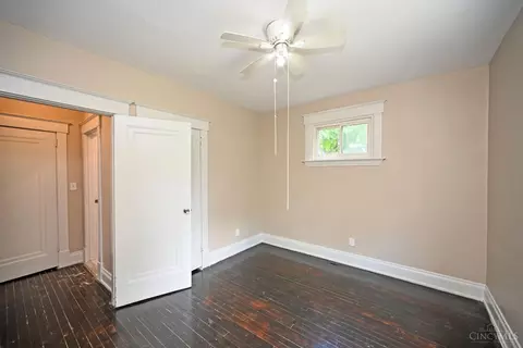 Bedroom - 2504 Forthmann Pl, Cincinnati, OH 45211 photo 3 of 10
