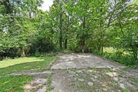 Exterior - 2504 Forthmann Pl, Cincinnati, OH 45211 photo 6 of 8