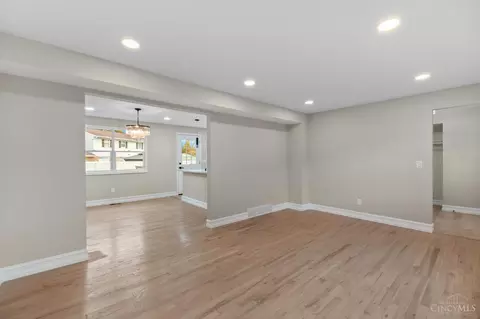 Living - 1119 Imprint Ln, Forest Park, OH 45240 photo 2 of 4