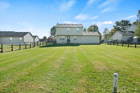 Exterior - 6027 Sean Cir, Blanchester, OH 45107 photo 4 of 5
