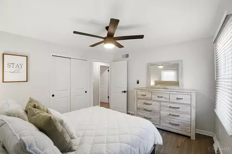 Bedroom - 8353 Bridle Rd, Cincinnati, OH 45244 photo 5 of 7