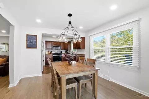 Dining - 8353 Bridle Rd, Cincinnati, OH 45244 photo 3 of 4