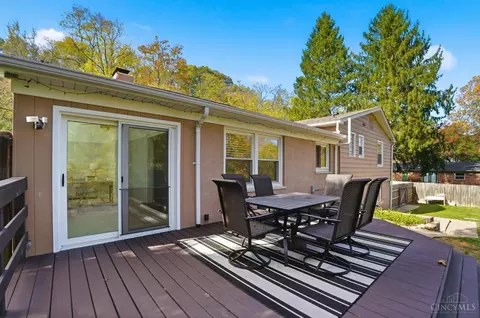 Exterior - 8353 Bridle Rd, Cincinnati, OH 45244 photo 13 of 16