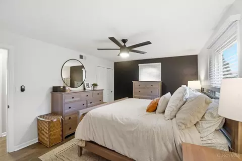 Bedroom - 8353 Bridle Rd, Cincinnati, OH 45244 photo 3 of 7