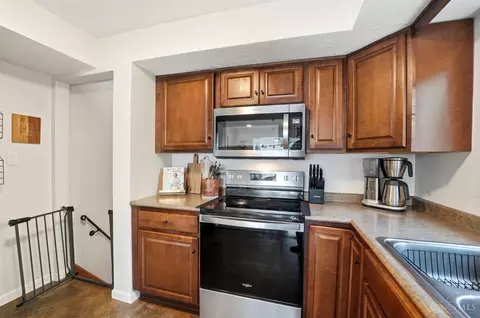 Kitchen - 8353 Bridle Rd, Cincinnati, OH 45244 photo 4 of 4