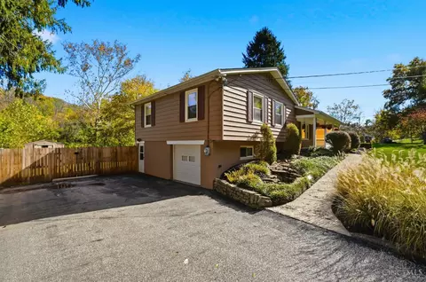 Exterior - 8353 Bridle Rd, Cincinnati, OH 45244 photo 8 of 16