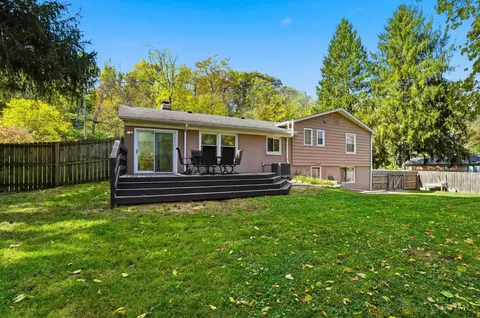 Exterior - 8353 Bridle Rd, Cincinnati, OH 45244 photo 6 of 16