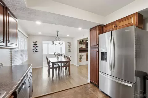 Dining - 8353 Bridle Rd, Cincinnati, OH 45244 photo 4 of 4