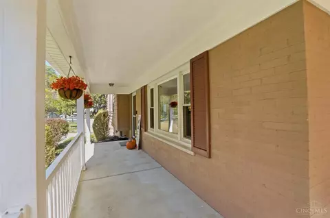 Exterior - 8353 Bridle Rd, Cincinnati, OH 45244 photo 4 of 16