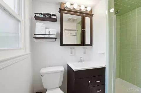 Bath - 8353 Bridle Rd, Cincinnati, OH 45244 photo 1 of 6