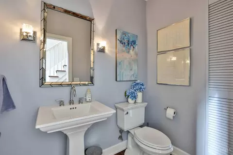Bath - 4366 Chidester Ln, Blue Ash, OH 45241 photo 2 of 5