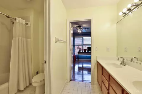 Bath - 4366 Chidester Ln, Blue Ash, OH 45241 photo 4 of 5