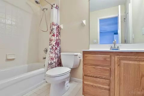 Bath - 4366 Chidester Ln, Blue Ash, OH 45241 photo 3 of 5