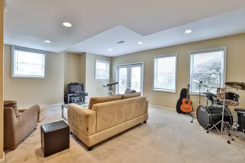 Living - 4366 Chidester Ln, Blue Ash, OH 45241 photo 5 of 5