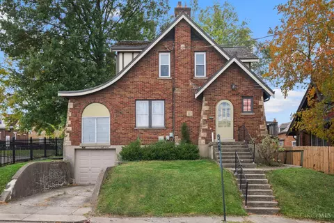 3721 Kessen Ave, Cheviot, OH 45211