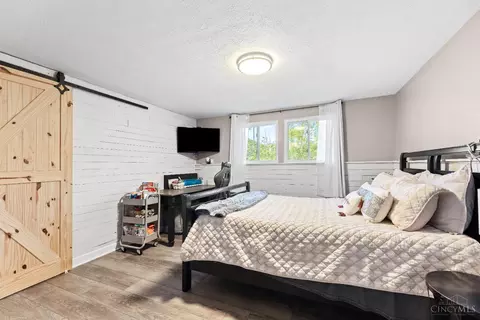 Bedroom - 2626 Hunt Rd, Reading, OH 45236 photo 4 of 5