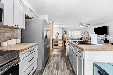 Kitchen - 2626 Hunt Rd, Reading, OH 45236 photo 2 of 2