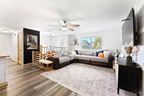 Living - 2626 Hunt Rd, Reading, OH 45236 photo 1 of 2