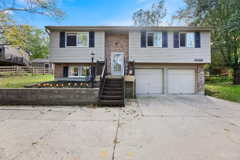 2626 Hunt Rd, Reading, OH 45236