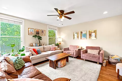 Living - 3471 Brookline Ave, Cincinnati, OH 45220 photo 2 of 5