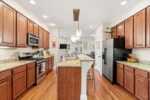 Kitchen - 3471 Brookline Ave, Cincinnati, OH 45220 photo 6 of 7