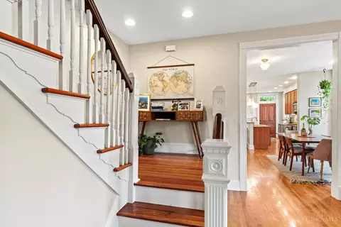 Entry Way - 3471 Brookline Ave, Cincinnati, OH 45220 photo 7 of 16